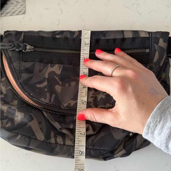 Lululemon Festival Bag - Picture 7 of 8